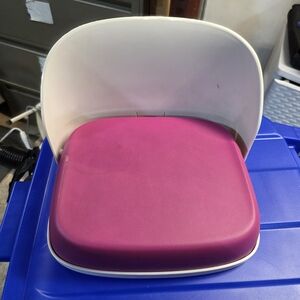 Oxo Pink and White Cushioned Booster Seat